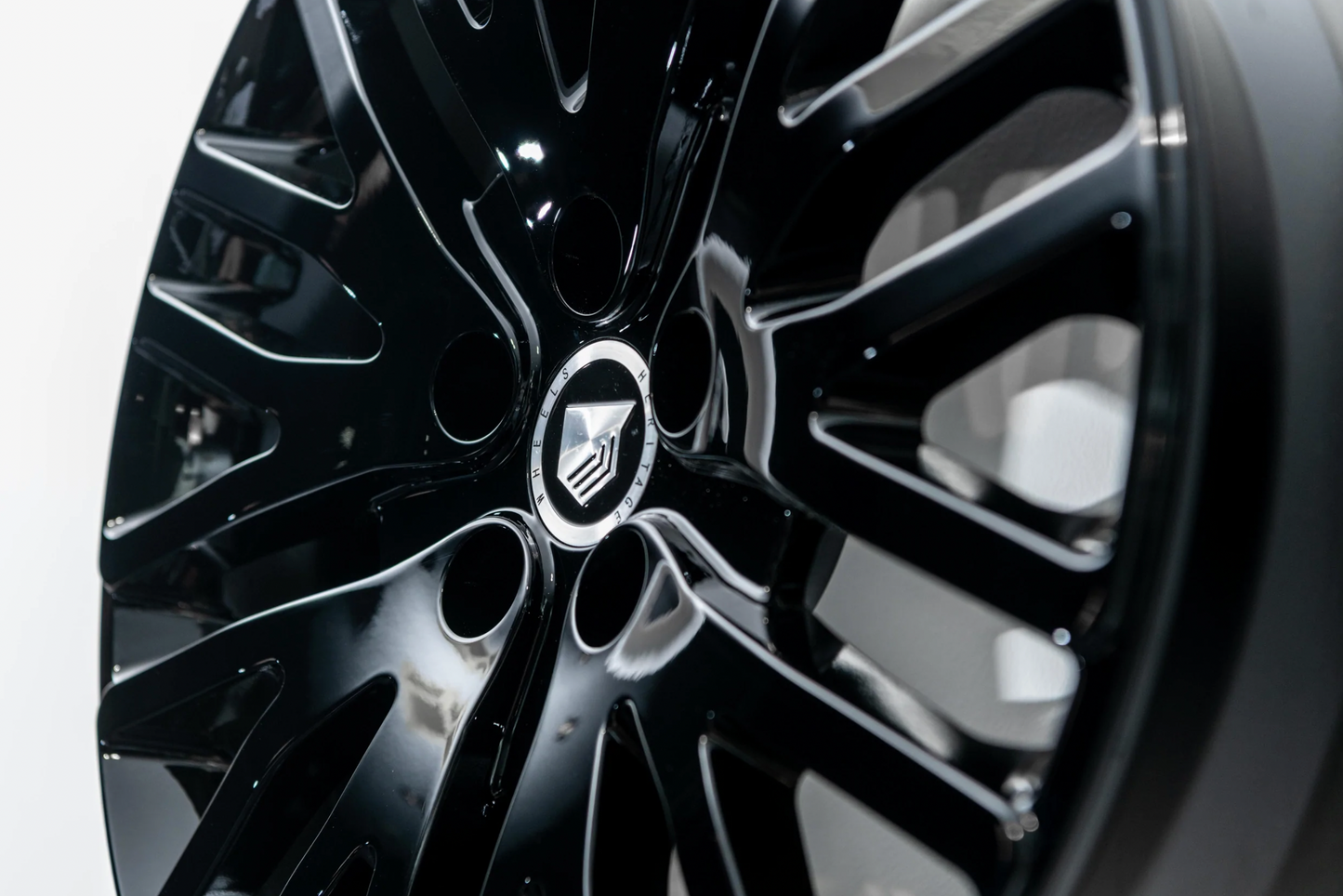 Velg Defender Heritage Customs 22" - Black Crow - glans zwart